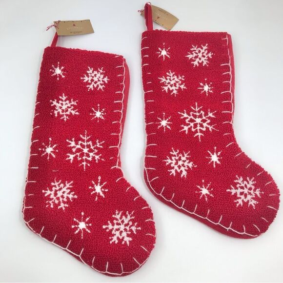Queen West Red White Snowflake Loop Knit Fleece Stocking Set of 2 NEW - Picture 1 of 12